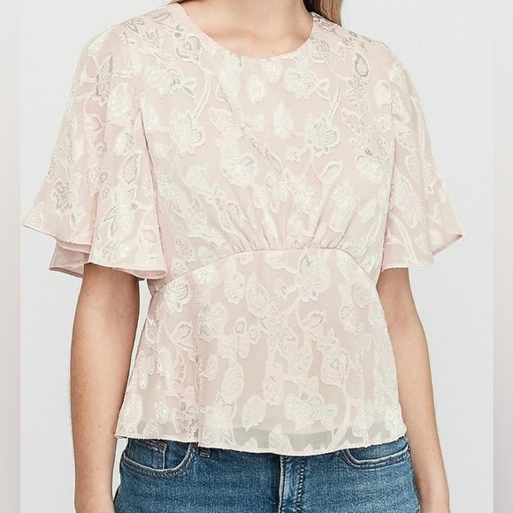 Express pink waist top, back zip closure, semi sheer fabric Size Medium - Picture 4 of 4